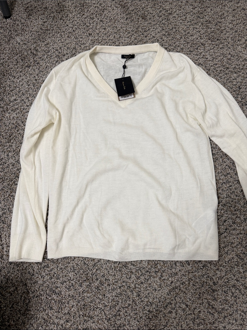 Massimo Dutti small Lightweight V-Neck Sweater in Cream